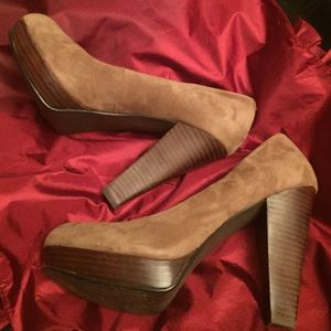 COPY - 👠💋🎀 Chinese Laundry Platform Pump, Suede, Sz 8